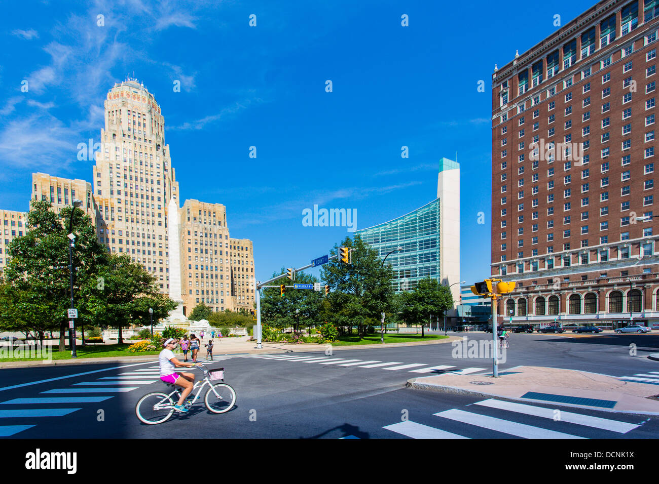 Niagara Square et l'Hôtel de ville dans la ville de Buffalo, New York, United States Banque D'Images