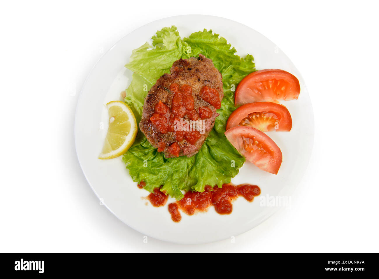 Escalope poireaux meatball au chemin de travail isolé avec plaque Banque D'Images