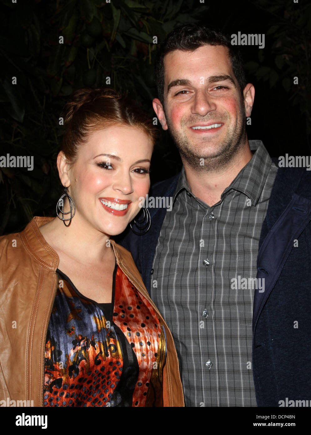 Alyssa Milano Et Son Mari Alyssa Milano et son mari David Bugliari Sea Shepherd's debout pour les  océans benefut tenue à une résidence privée Pacific Palisades, Californie -  29.10.11 Photo Stock - Alamy