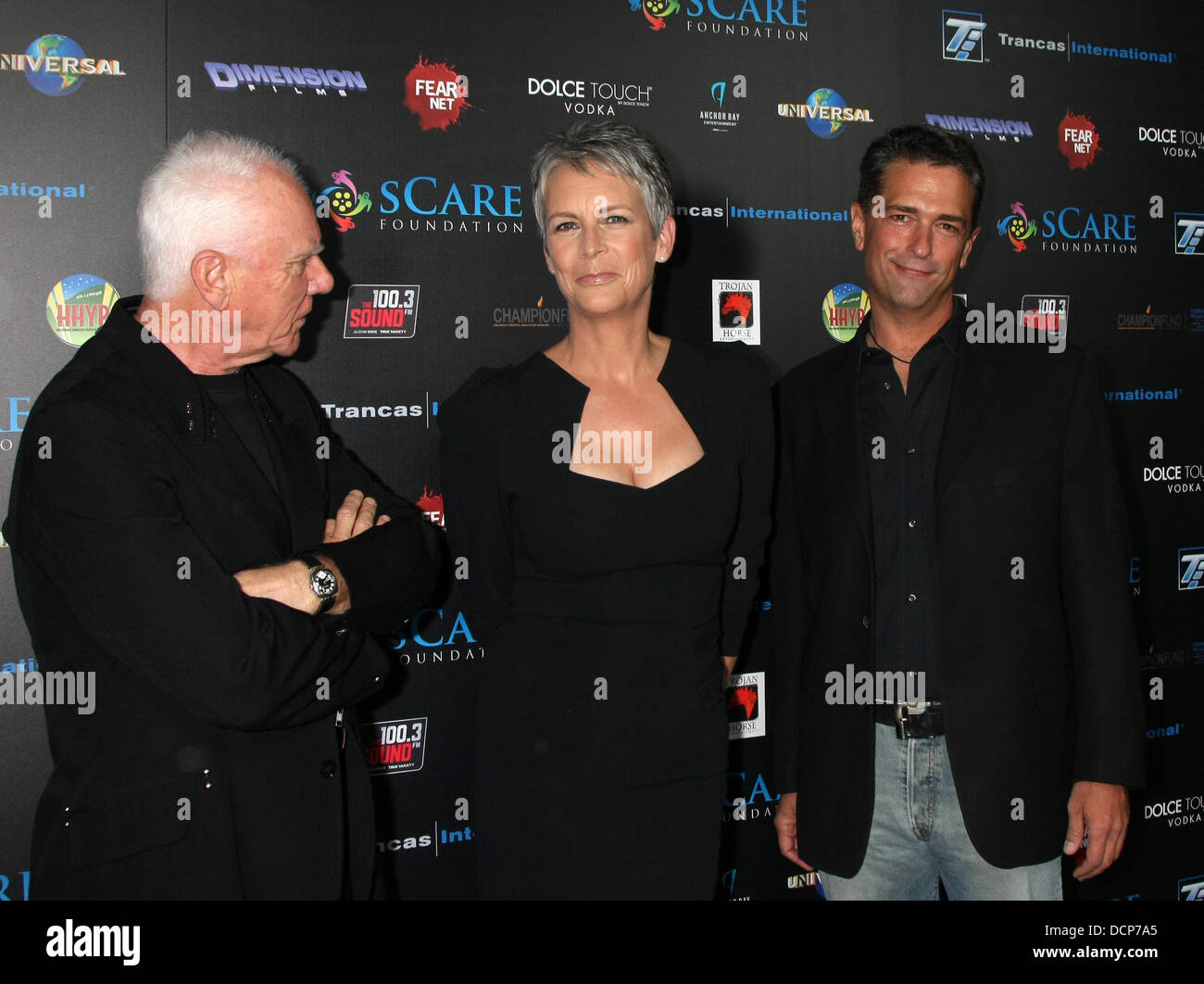 Malcolm McDowell, Jamie Lee Curtis et Malek Akkad sCare Foundation's 1st Annual Halloween Lancer un bénéfice de la conga Room à Los Angeles. Vivre à Los Angeles, Californie - 30.10.11 Banque D'Images
