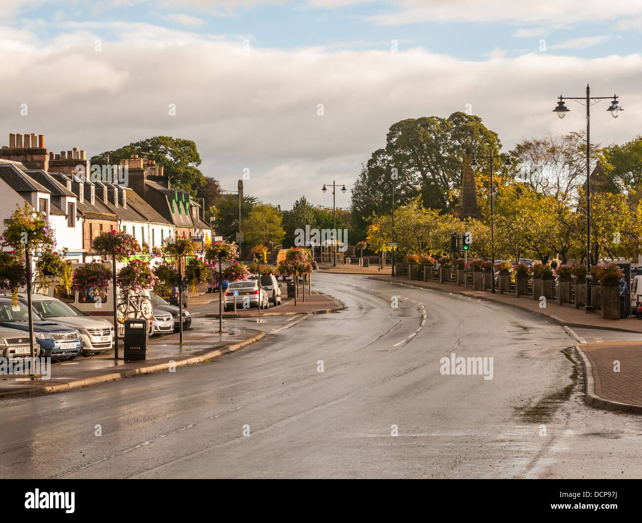 Main Street, Beauly près d'Inverness en Écosse ; le village est sur la succession de Lord Lovat Banque D'Images