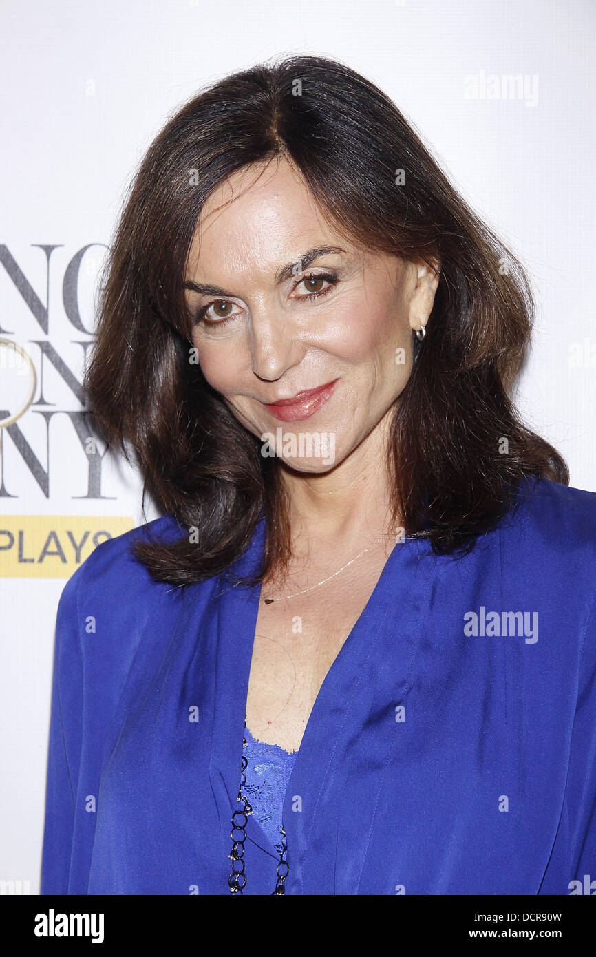 Polly Draper après la soirée d'ouverture pour la partie production Off-Broadway montons la de cérémonie : le mariage gay joue ' tenue à 24 Cinquième partie de l'Avenue de l'espace. La ville de New York, USA - 13.11.11 Banque D'Images