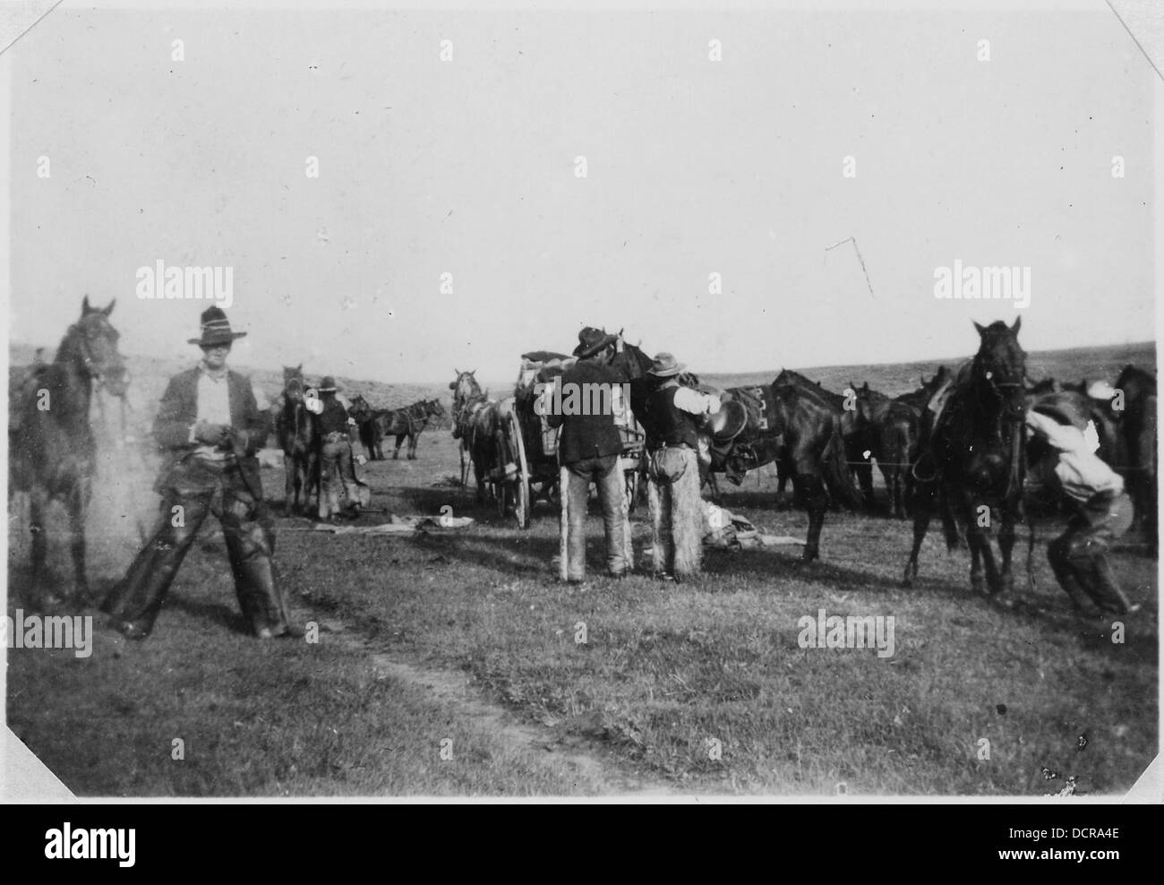 Châssis principal à deux barres outfit roundup sur camp rupture Grand Gulch près de jeter P.O., printemps de 1907. De gauche à droite (premier plan) le projet de loi... - - 293490 Banque D'Images