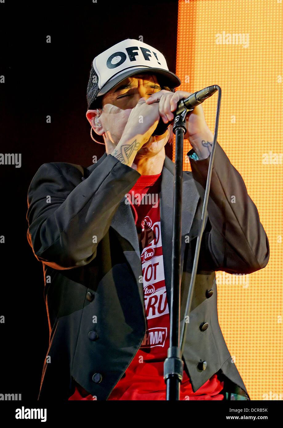 Anthony Keidis des Red Hot Chili Peppers d'effectuer à la Manchester MEN Arena. Manchester, Angleterre - 14.11.11 Banque D'Images