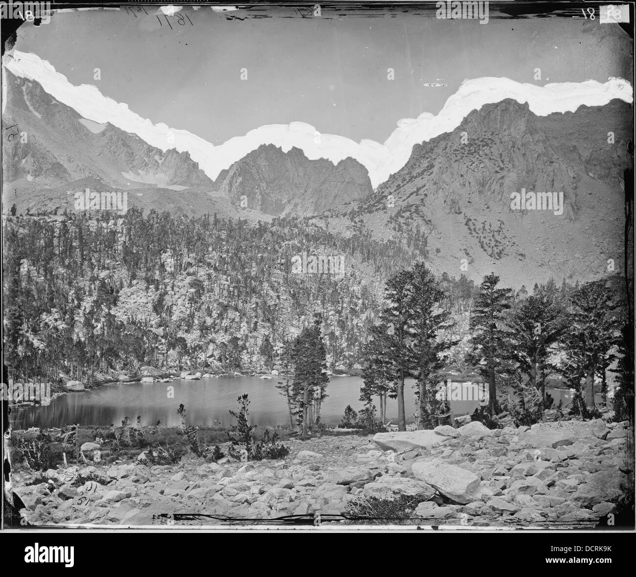 Lac alpin DANS LA SIERRA NEVADA, EN CALIFORNIE - - 524184 Banque D'Images