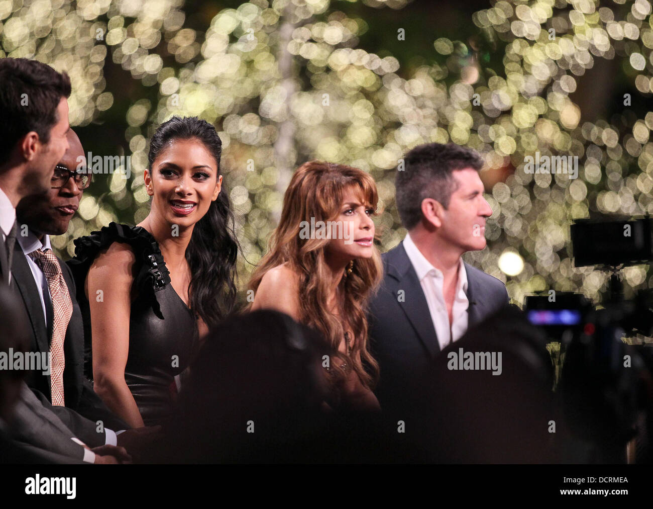 Simon Jones, A.L. Reid, Nicole Scherzinger, Paula Abdul et Simon Cowell 'The X Factor' USA juges et à l'investiture de filmer à la Grove à West Hollywood pour 'Extra' Los Angeles, Calfornia - 17.11.11 Banque D'Images