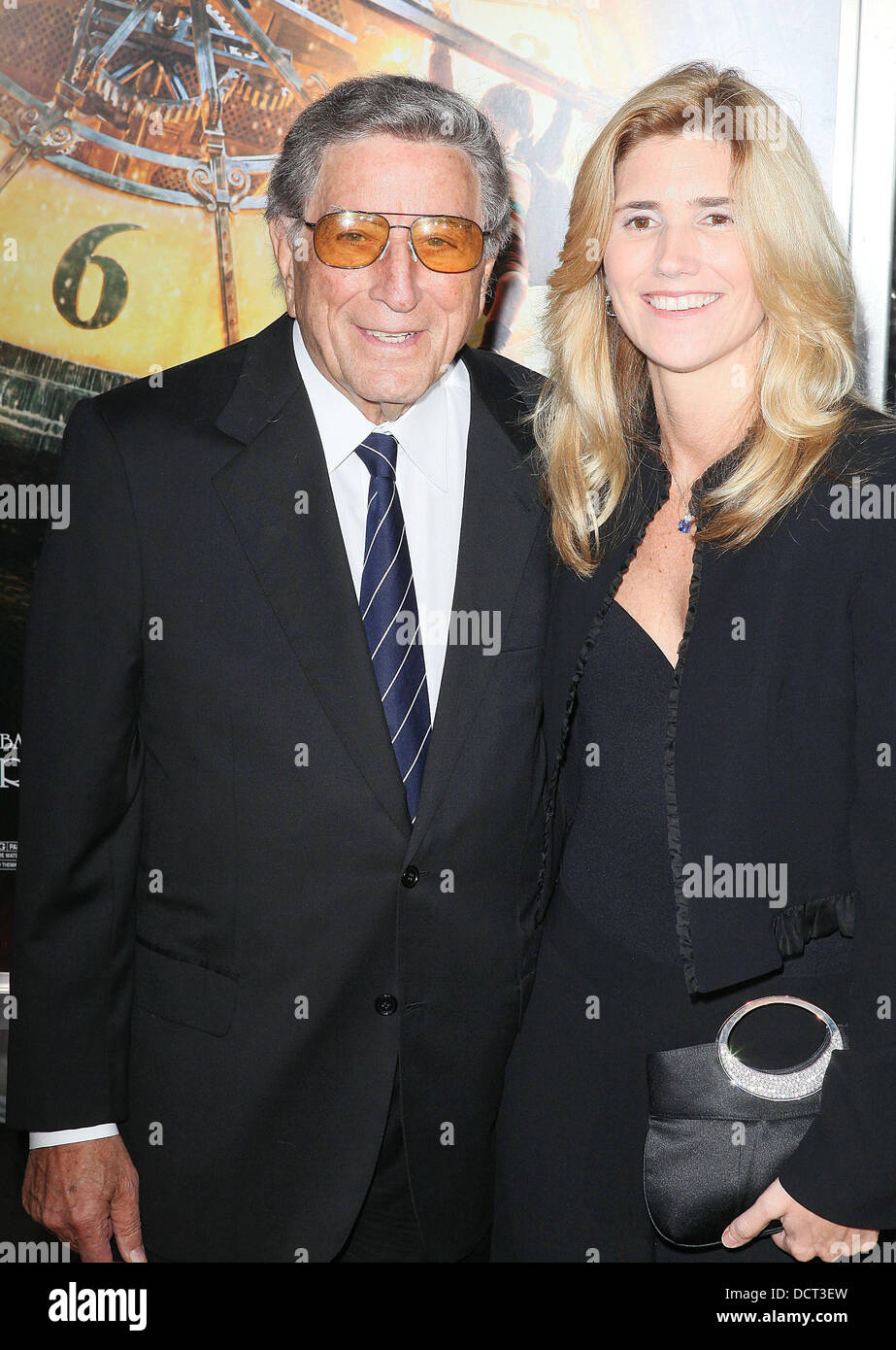 Tony bennett wife susan bennett Banque de photographies et d’images à ...
