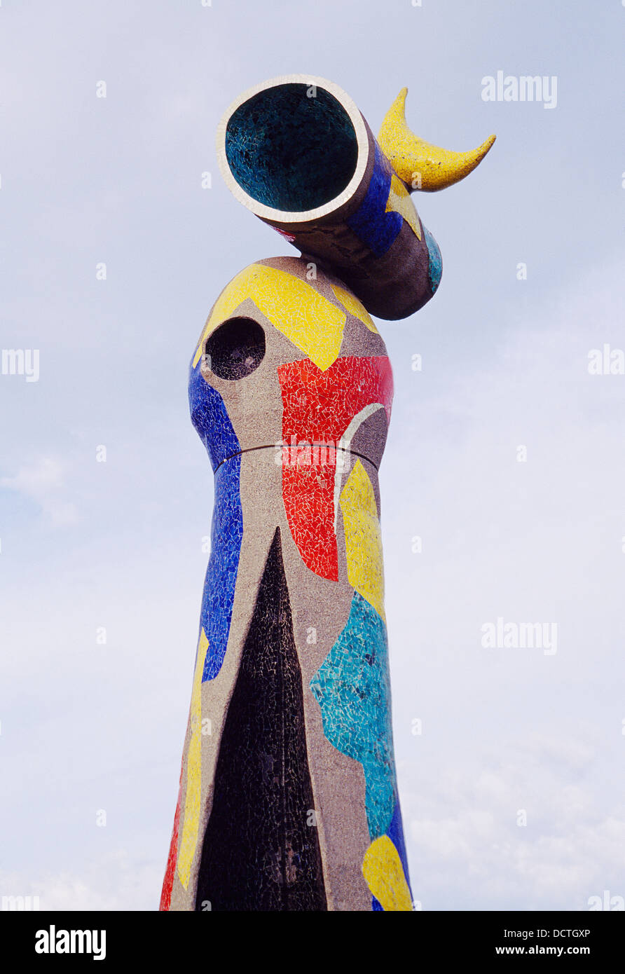 Femme et oiseau, sculpture de Joan Miro. Parc Miro, Barcelone, Catalogne, Espagne. Banque D'Images
