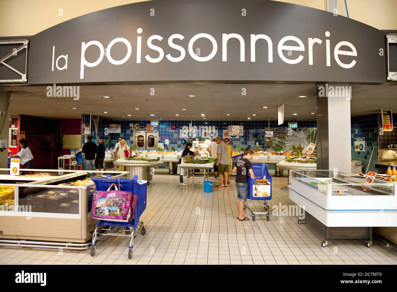 Poisson supermarché francais france Banque de photographies et d'images à  haute résolution - Alamy