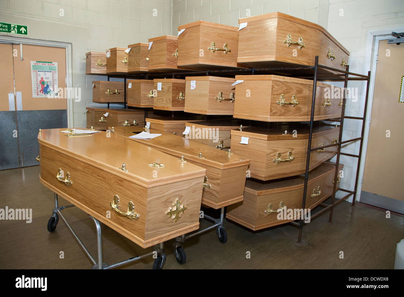 Stockage de cercueils en bois Banque D'Images