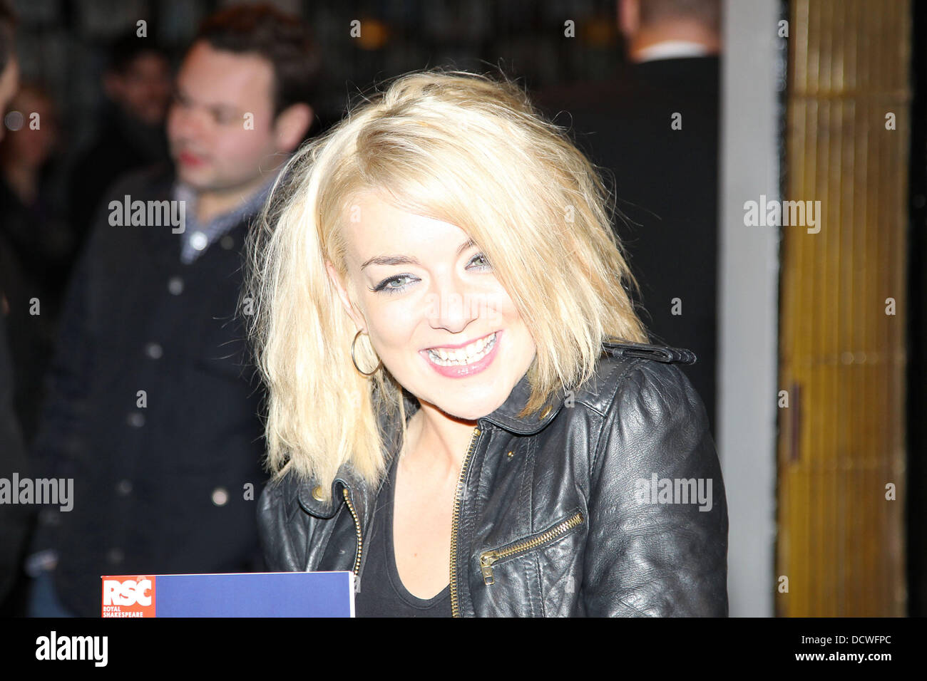 Sheridan Smith Matilda The Musical au Cambridge Theatre - presse nuit Londres, Angleterre - crédit obligatoire : WENN.com 24.11.11 Banque D'Images