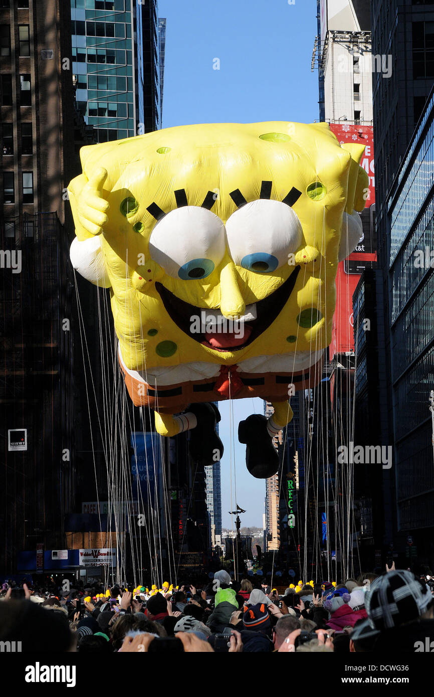 SpongeBob SquarePants, flotteur en ballon 85e Congrès annuel de Macy's Thanksgiving Day Parade. New York, USA - 24.11.11 Banque D'Images