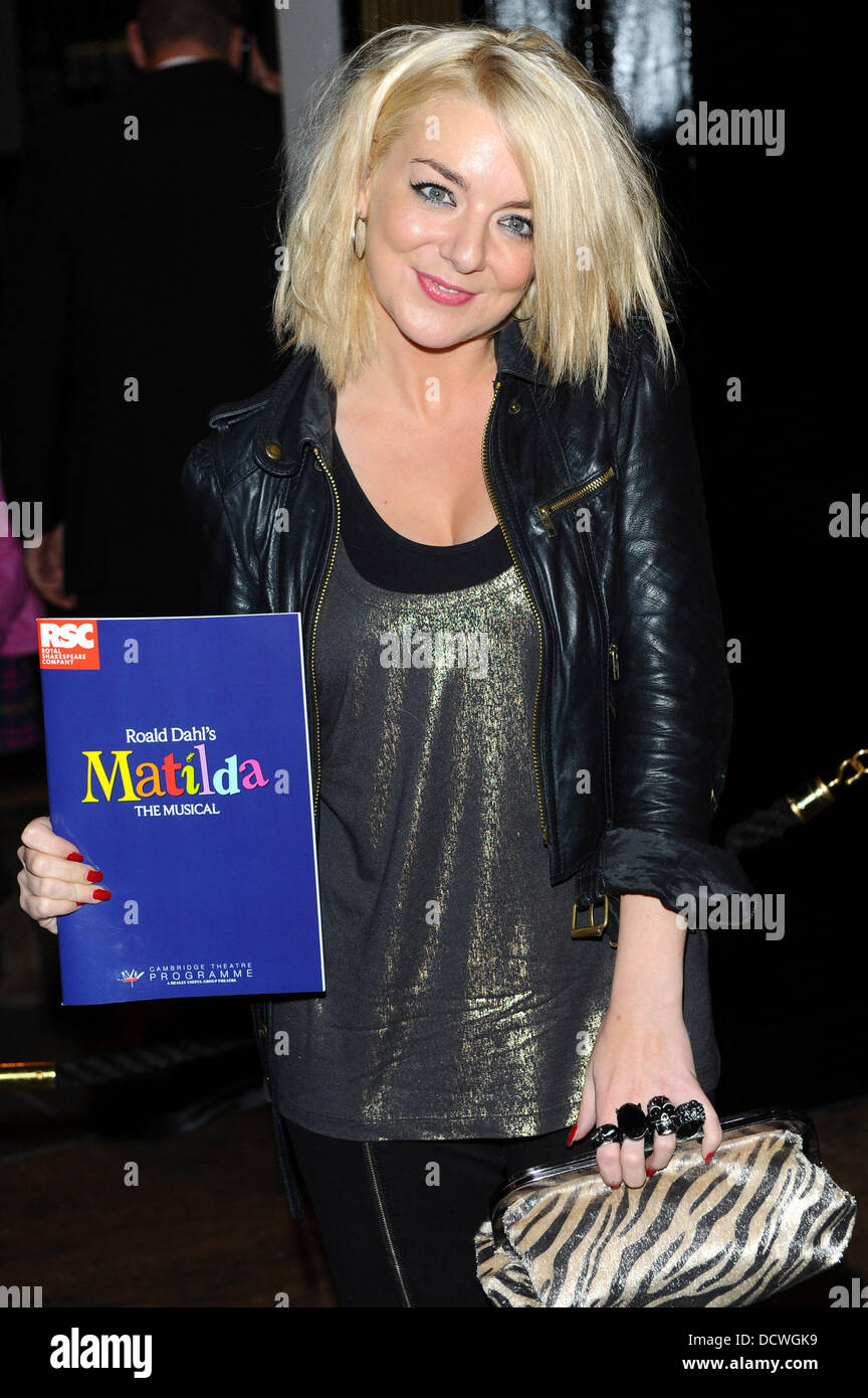 Sheridan Smith Matilda The Musical au Cambridge Theatre - presse nuit Londres, Angleterre - 24.11.11 Banque D'Images