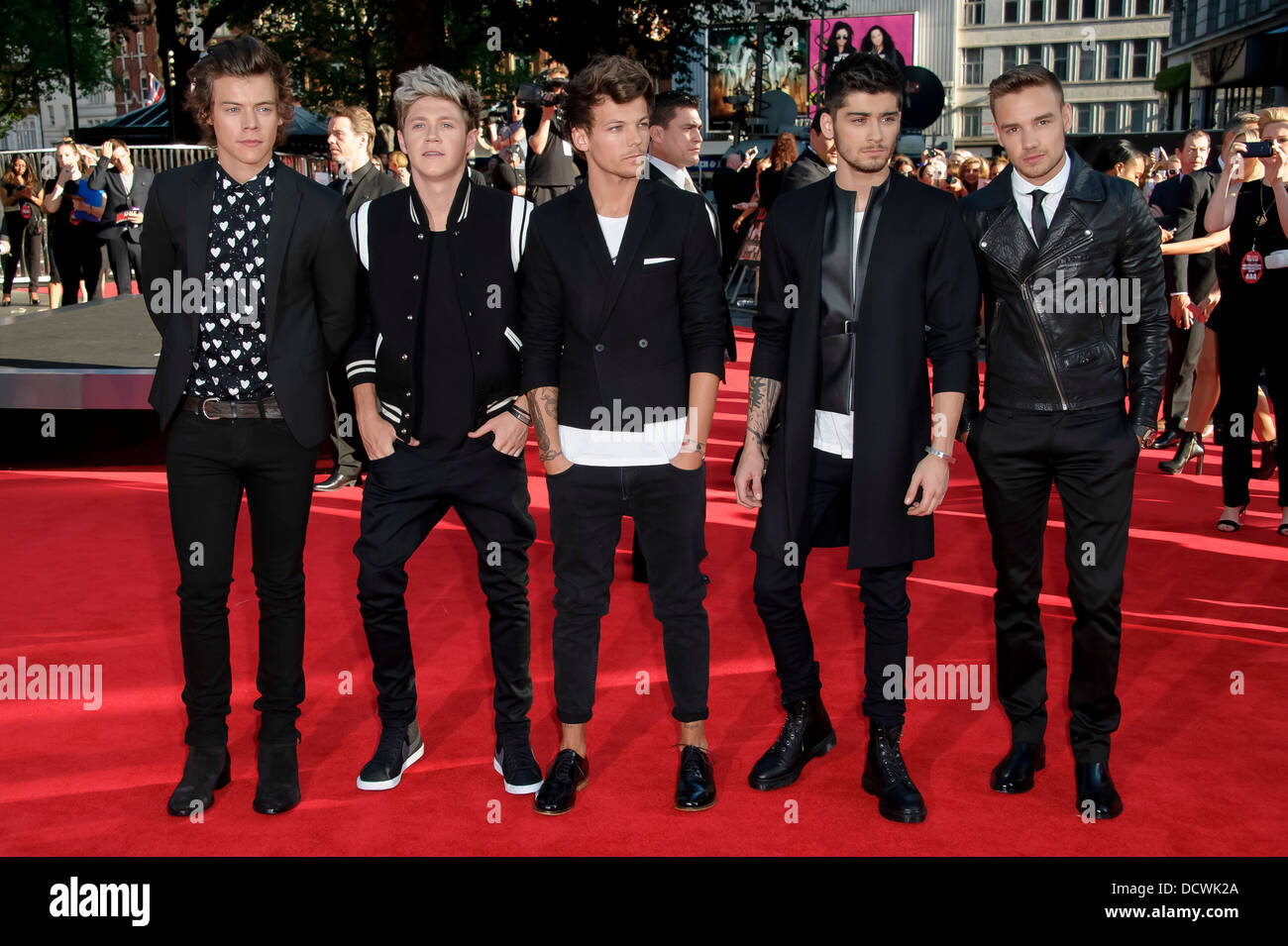 De gauche, Harry Styles, Niall Horan, Zayn Malik, Louis Tomlinson et Liam Payne du groupe britannique une direction. Banque D'Images