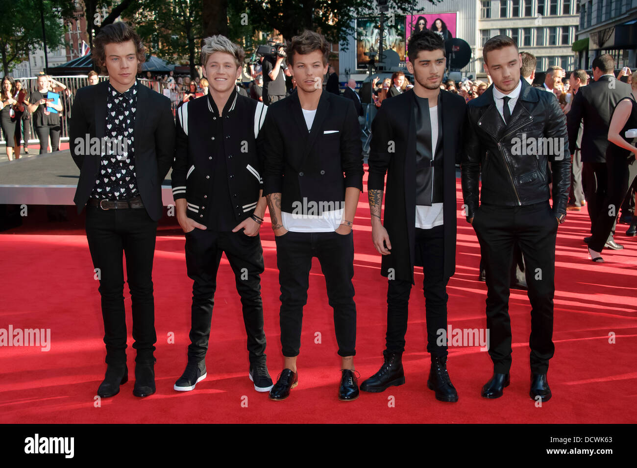 De gauche, Harry Styles, Niall Horan, Zayn Malik, Louis Tomlinson et Liam Payne du groupe britannique une direction. Banque D'Images