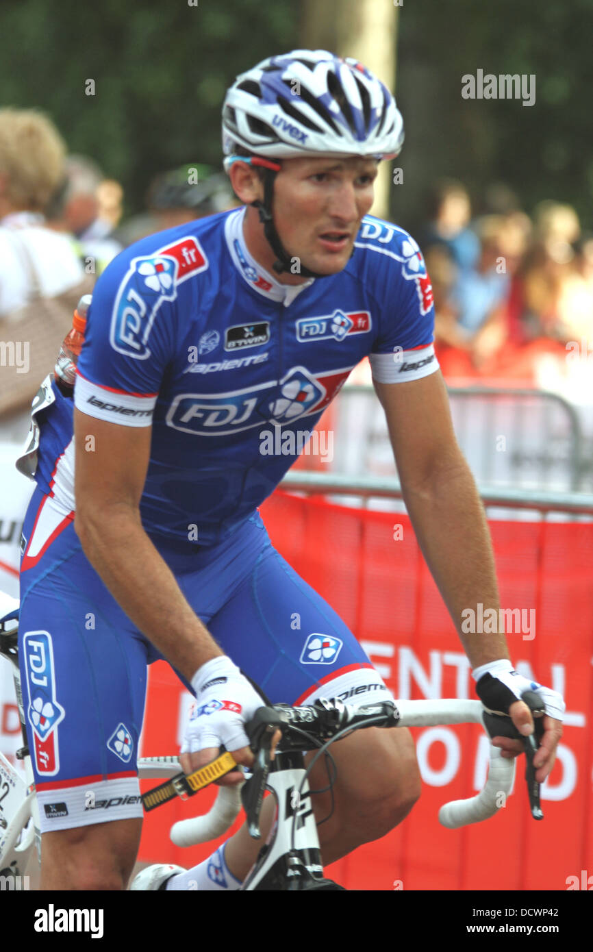 Cycliste de FDJ.fr de la France à l'arrivée de la 2013 Prudential RideLondon-Surrey événement cycliste classique. Banque D'Images