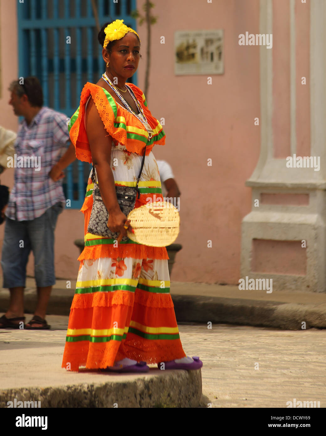 Caraïbes La Havane Cuba street scènes montrant les populations locales, les bâtiments, les musées et les modes de transport Banque D'Images