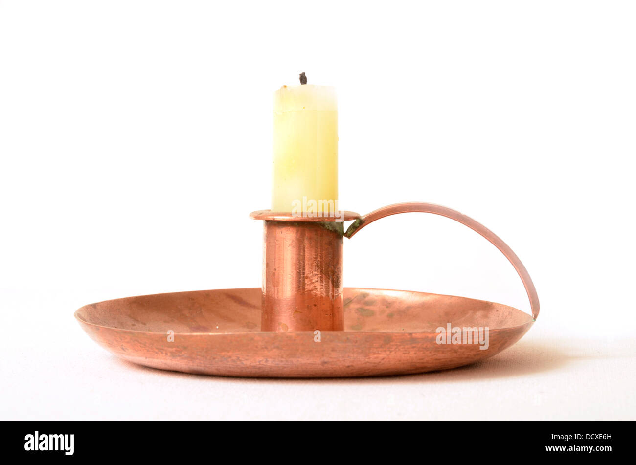 Ancien chandelier en cuivre et des bougies Banque D'Images