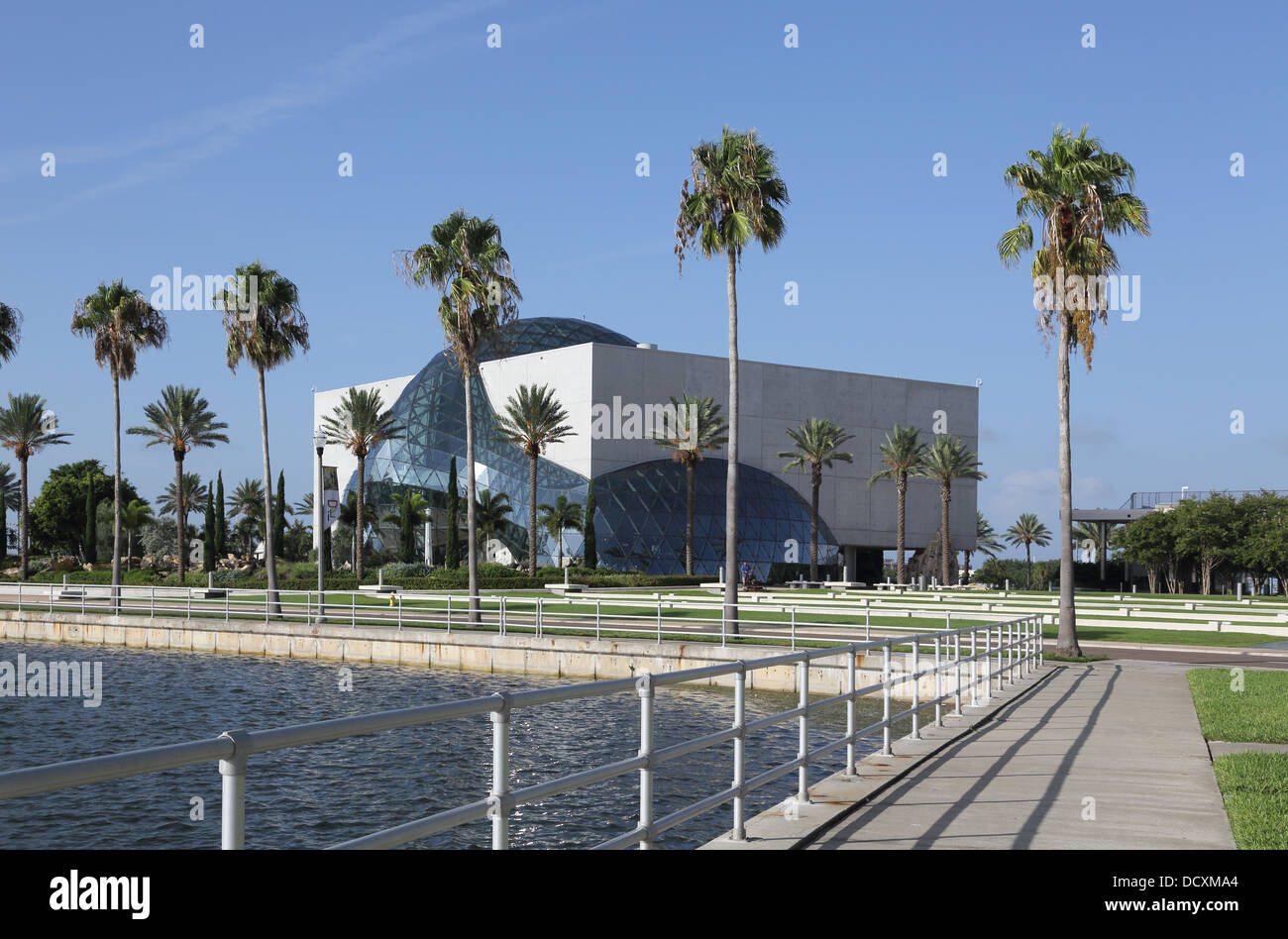 Structures géodésiques au musée de Salvador Dali à Saint-Pétersbourg sur la côte de Floride Banque D'Images
