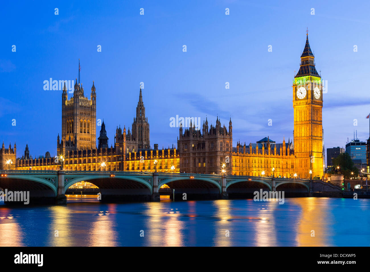 Londres, le parlement au crépuscule Banque D'Images