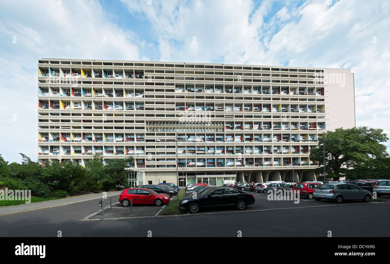 Vue extérieure de Corbusierhaus immeuble moderniste construit comme Unite d'habitation à Berlin Allemagne Banque D'Images