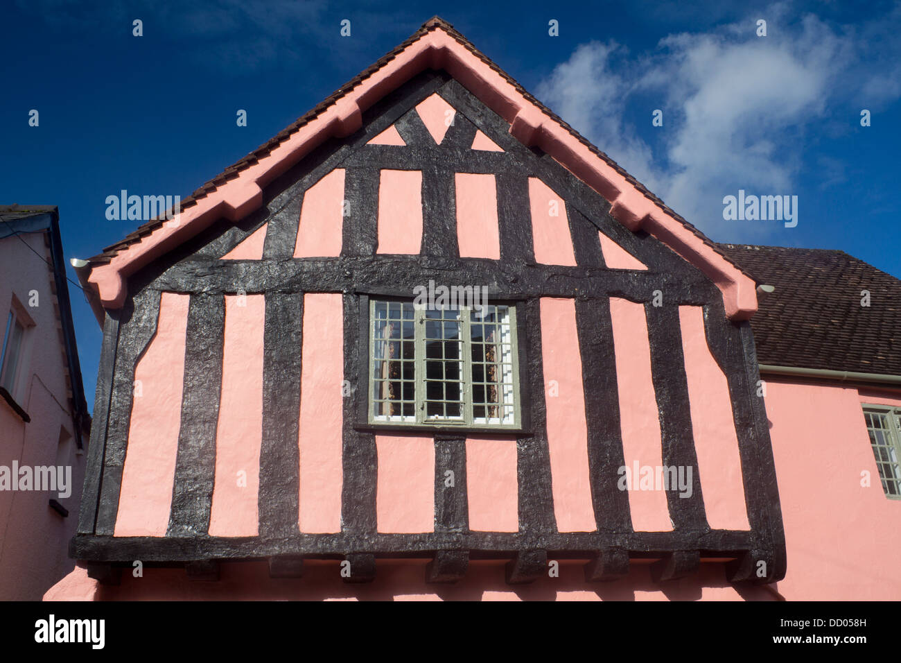 La vieille maison médiévale peint maison à colombages Usk Brynbuga Monmouthshire South Wales UK Banque D'Images