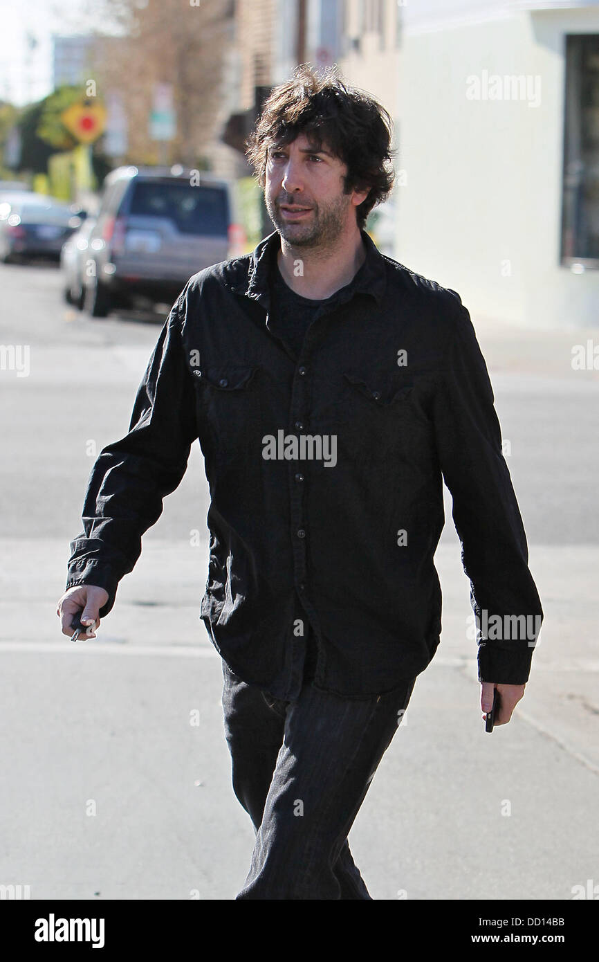 David Schwimmer vu quitter kings road cafe après le petit-déjeuner avec des amis à Los Angeles, Californie - 17.01.12 Banque D'Images