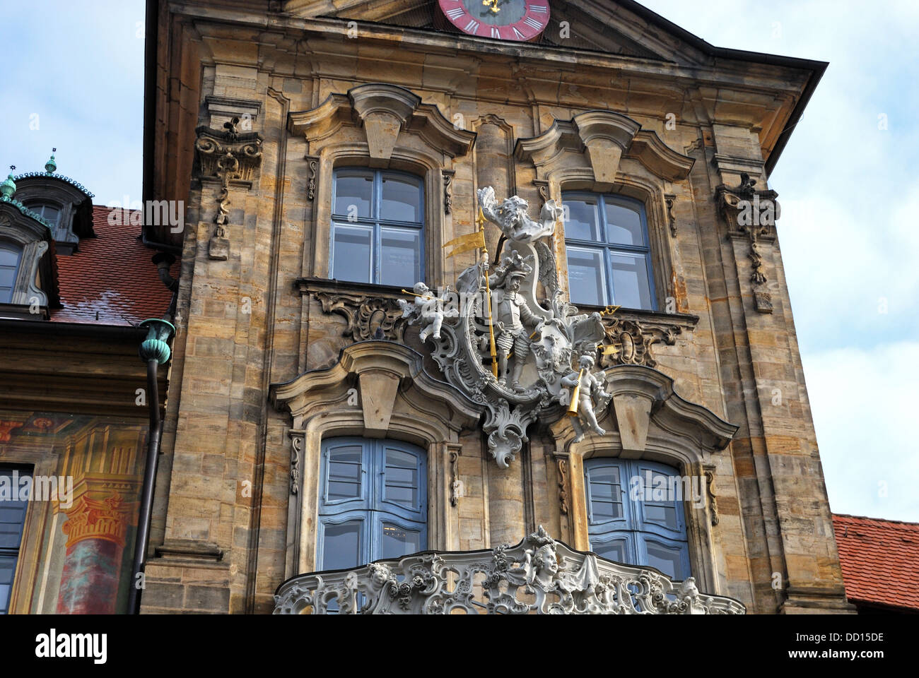 Sculptues sur le côté de l'Altes Rathaus (ancien hôtel de ville), Bamberg, Bavière, Allemagne, Europe. Banque D'Images