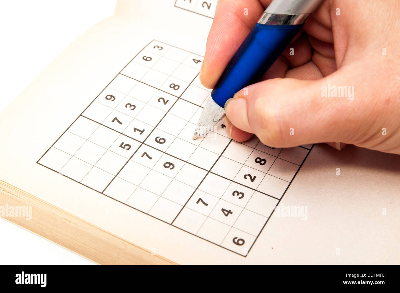 Part faire un sudoku sur un fond blanc Banque D'Images