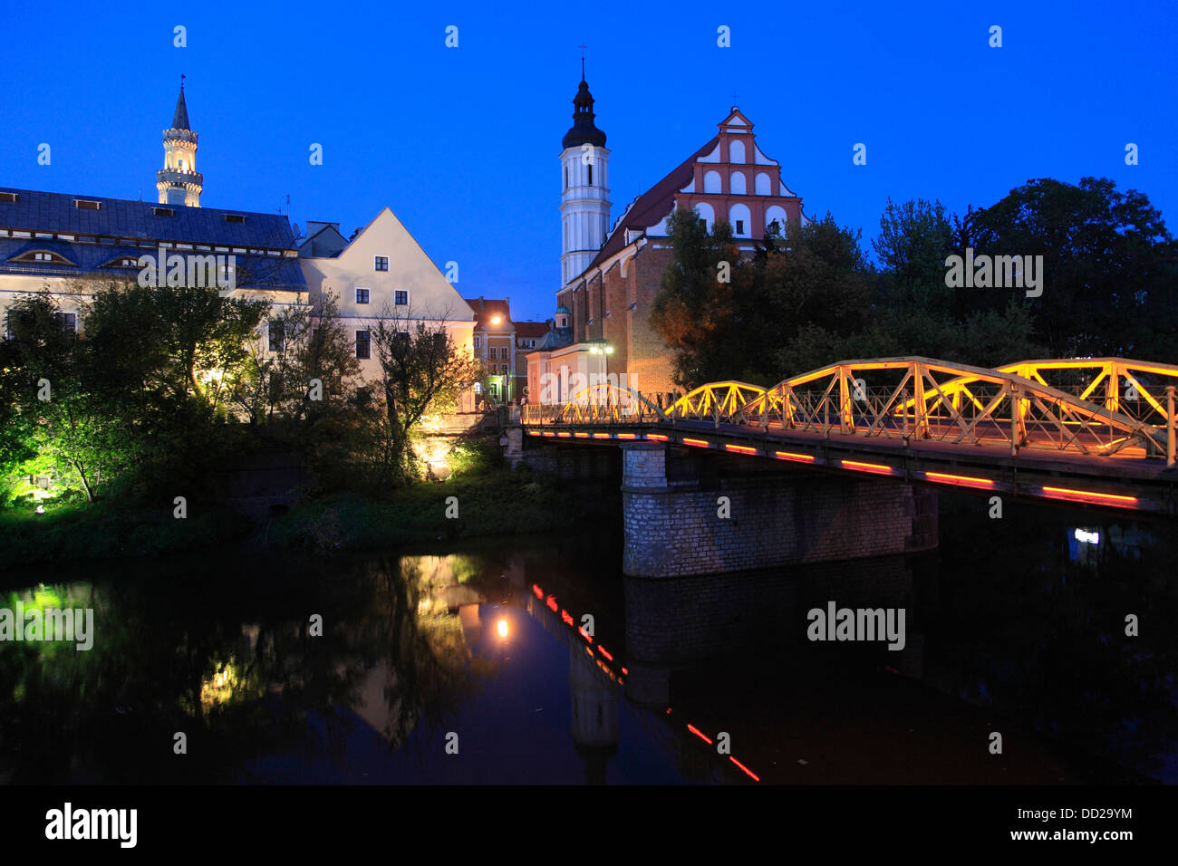 Château, Pont Canal et Franciskanow Mlynowka église, Opole, Silésie, Pologne Banque D'Images