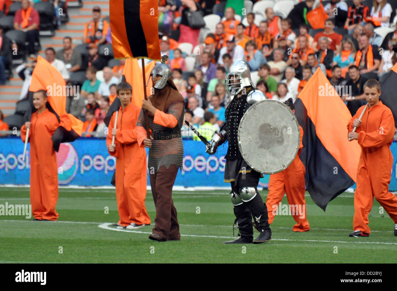Les participants du spectacle en costumes du module Banque D'Images