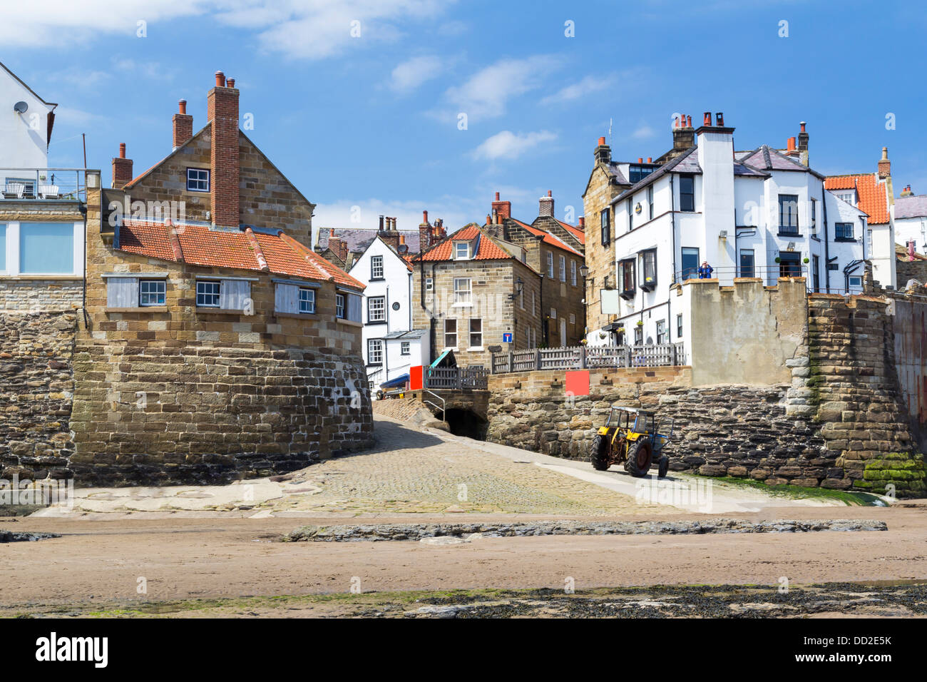 Plage et front de mer à Robin Hood's Bay Yorkshire Angleterre Angleterre Europe Banque D'Images Plage et front de mer à Robin Hood's Bay Yorkshire Angleterre Angleterre Europe Banque D'Images