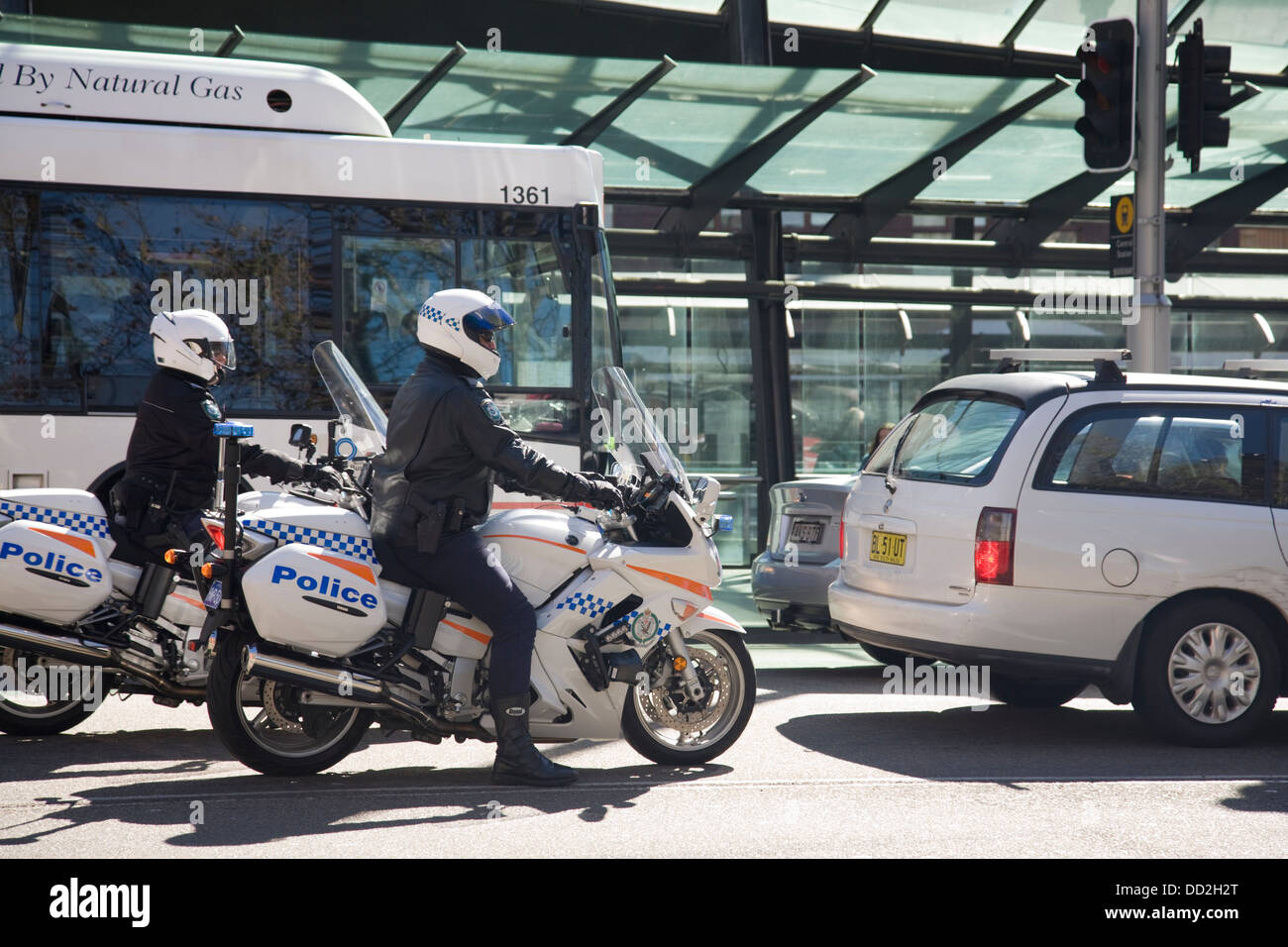 Police australienne de la Nouvelle-Galles du Sud à bord de motos à lee Street, Sydney, Nouvelle-Galles du Sud, Australie Banque D'Images