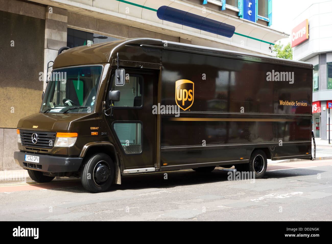 Un camion de livraison d'UPS au Royaume-Uni. Banque D'Images Un camion de livraison d'UPS au Royaume-Uni. Banque D'Images