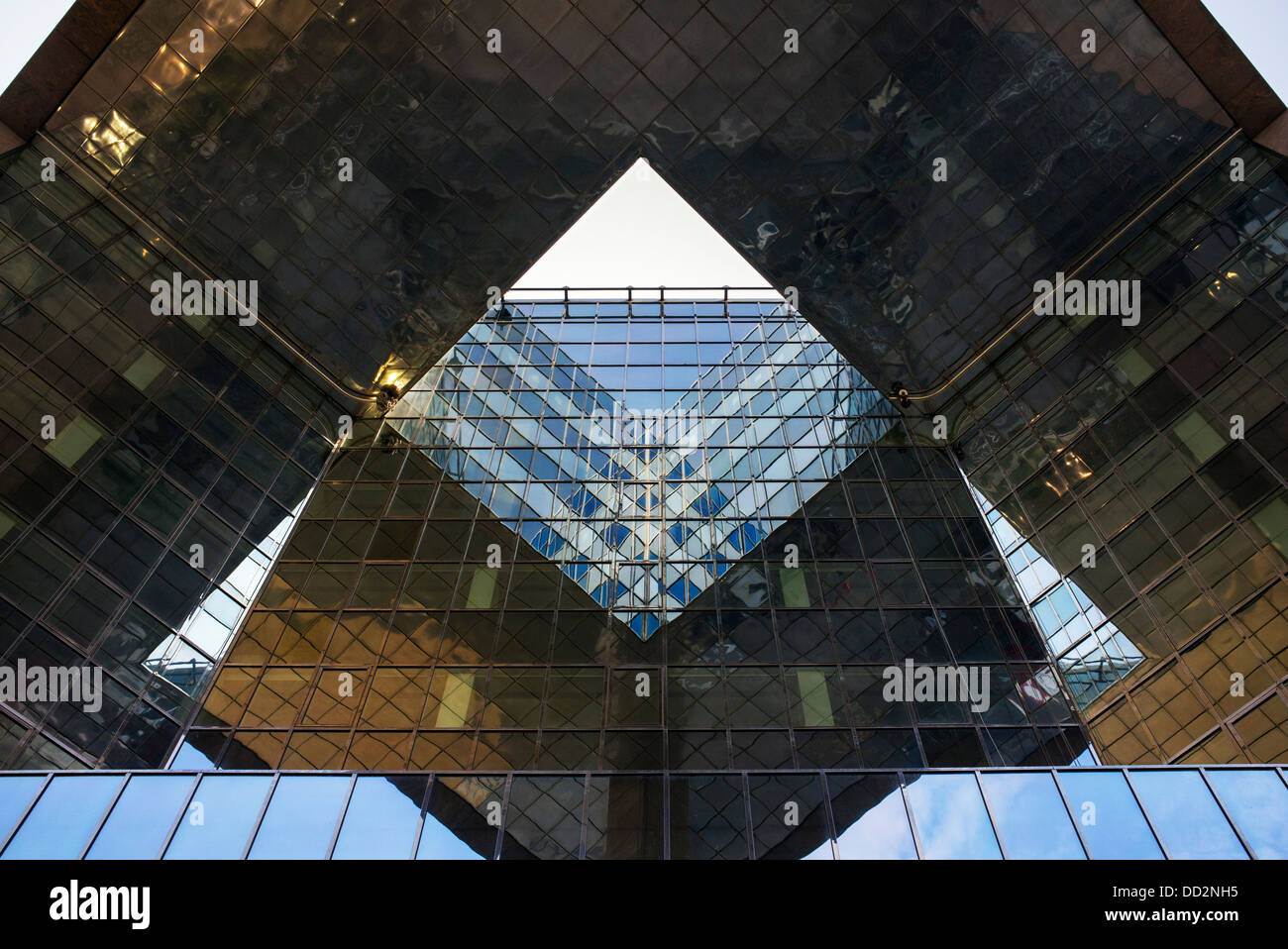 Bloc de bureau réflexions en verre. Southbank. L'Angleterre Banque D'Images