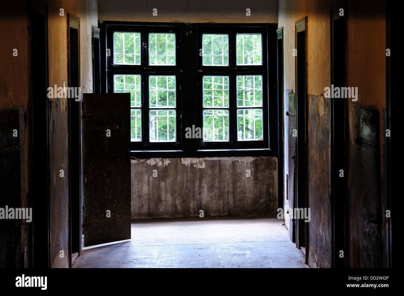 À l'intérieur d'un bloc de cellules à l'Natzweiler-Struthof camp de concentration allemand Banque D'Images