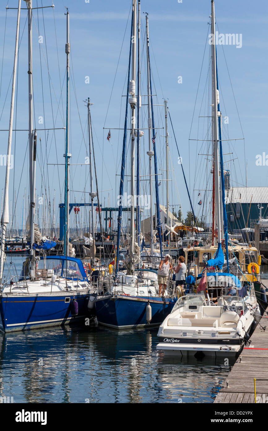 Le quai à Lymington, Hampshire, Angleterre Banque D'Images