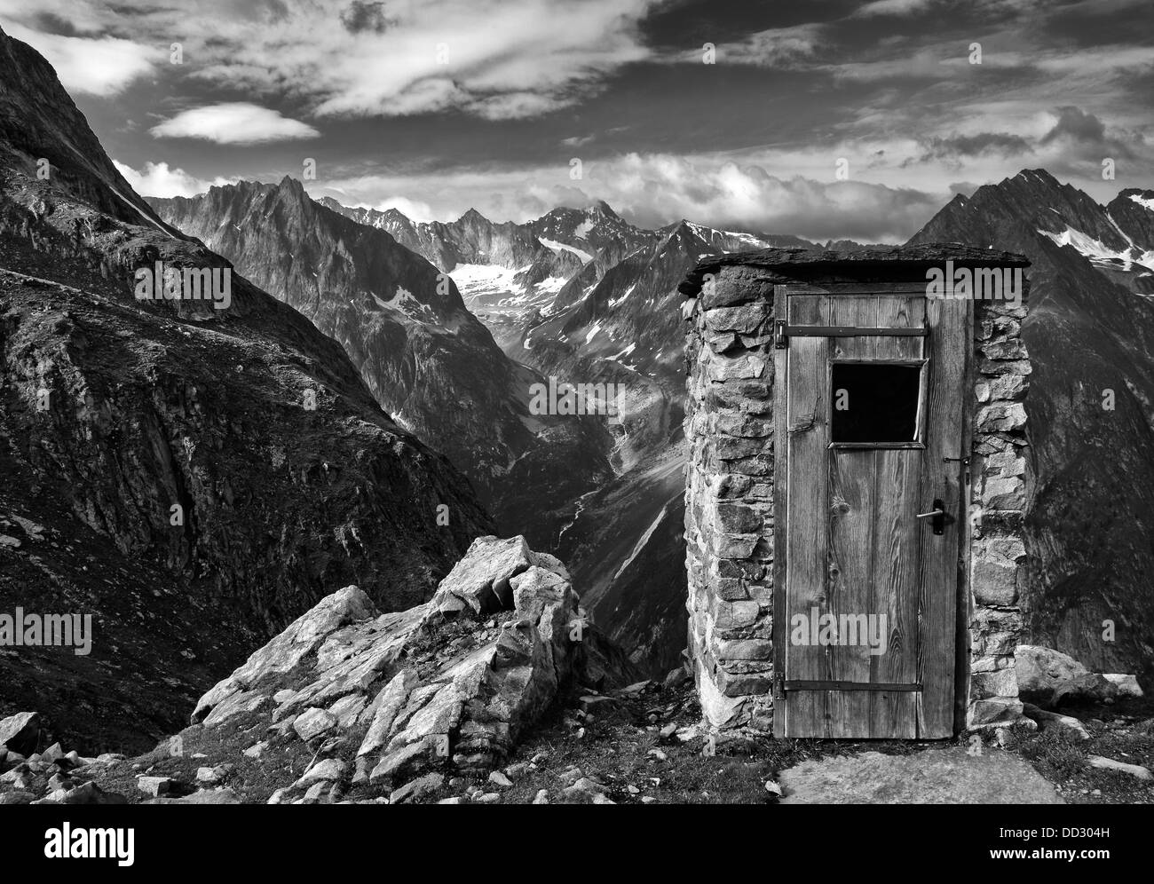 Une piscine toilettes à un refuge de montagne en Suisse, Banque D'Images