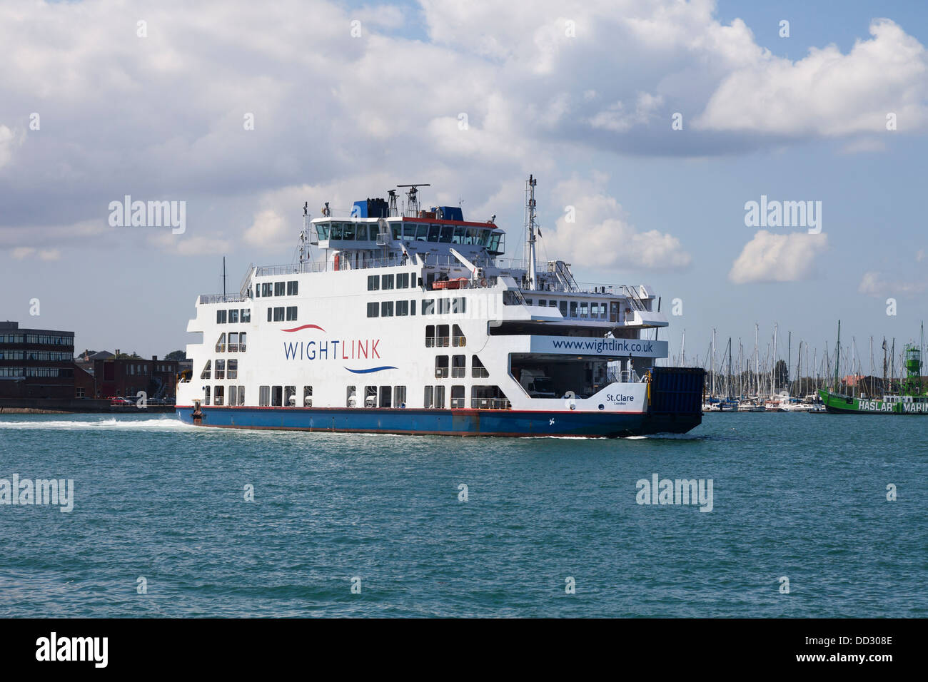 Wightlink ferry roro approchant Portsmouth, Hampshire, Angleterre Banque D'Images