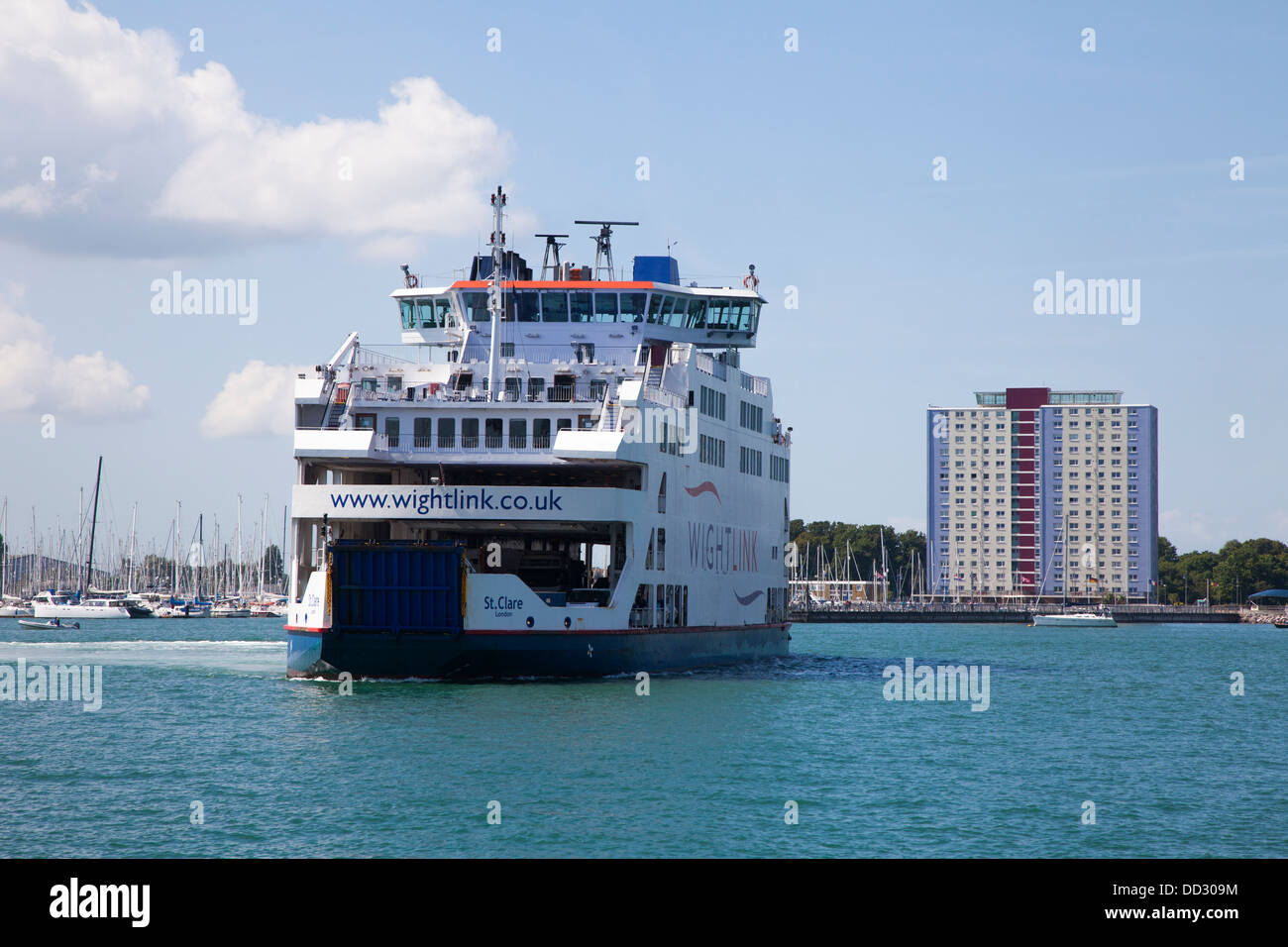 Wightlink ferry roro approchant Portsmouth, Hampshire, Angleterre Banque D'Images