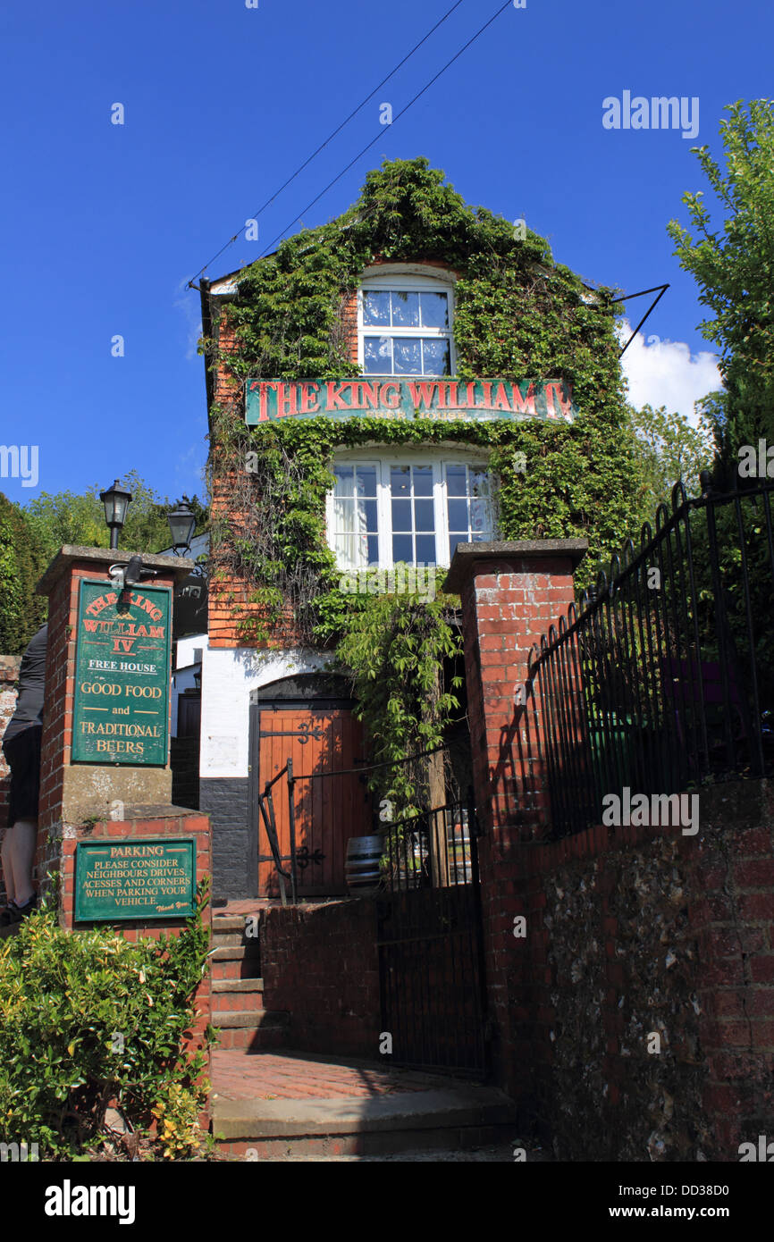 Le Roi William pub dans le village de Mickleham entre Dorking et Leatherhead, Surrey, Angleterre, Royaume-Uni Banque D'Images