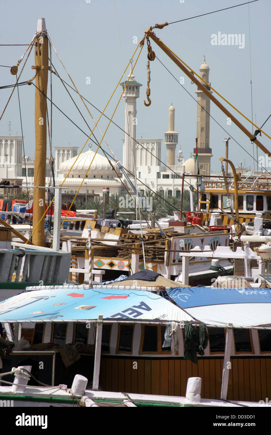 Bateaux amarrés dans la Creek, Dubaï Banque D'Images