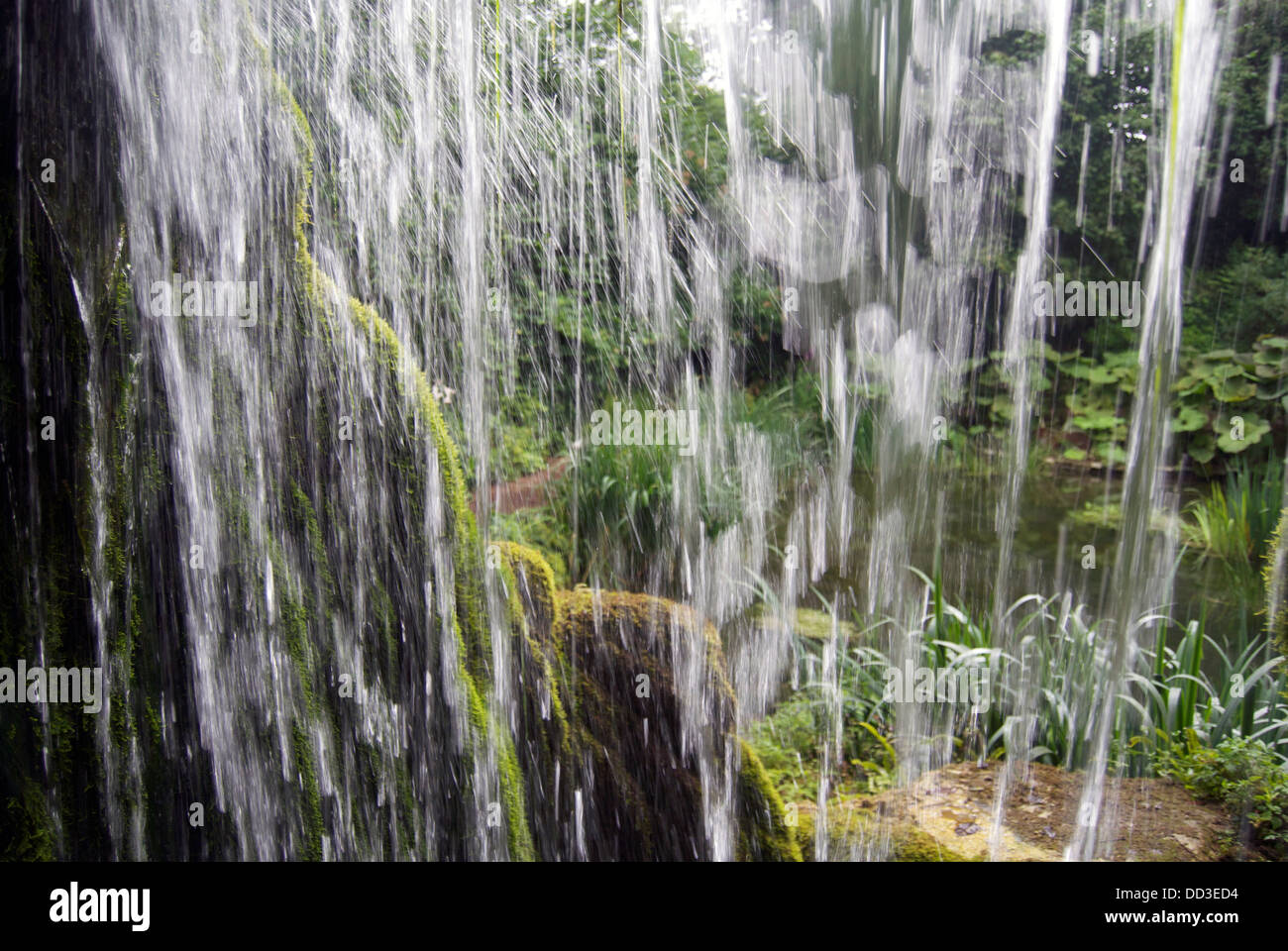 Chute d'eau à Hampton Court Gardens dans le Herefordshire Banque D'Images