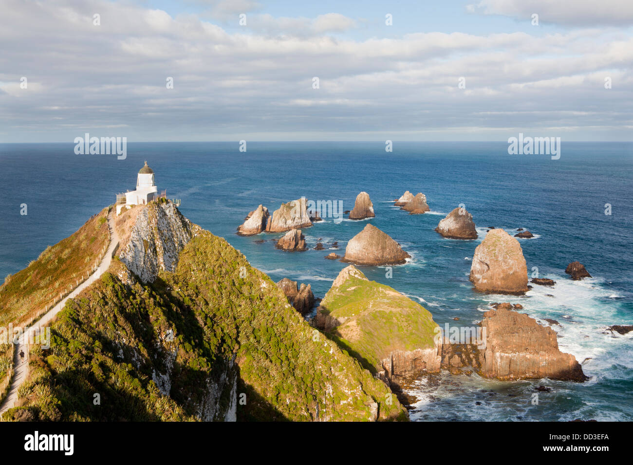 Nugget point cape dans Kaimataitai, île du Sud, Nouvelle-Zélande Banque D'Images