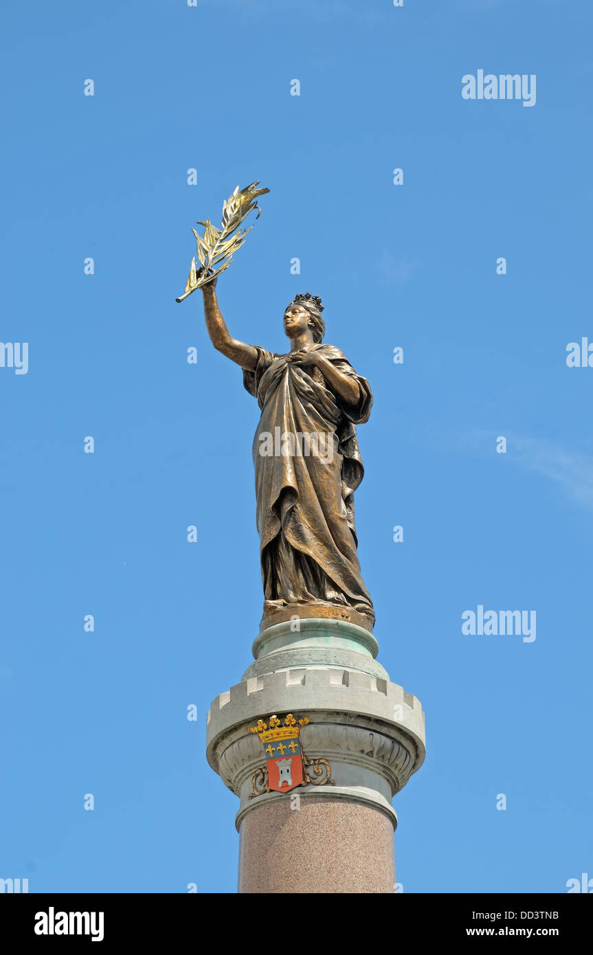 Mémorial en l'honneur des soldats français tués lors du siège d'Anvers en 1832 sur la Place de Lille à Tournai, Belgique Banque D'Images