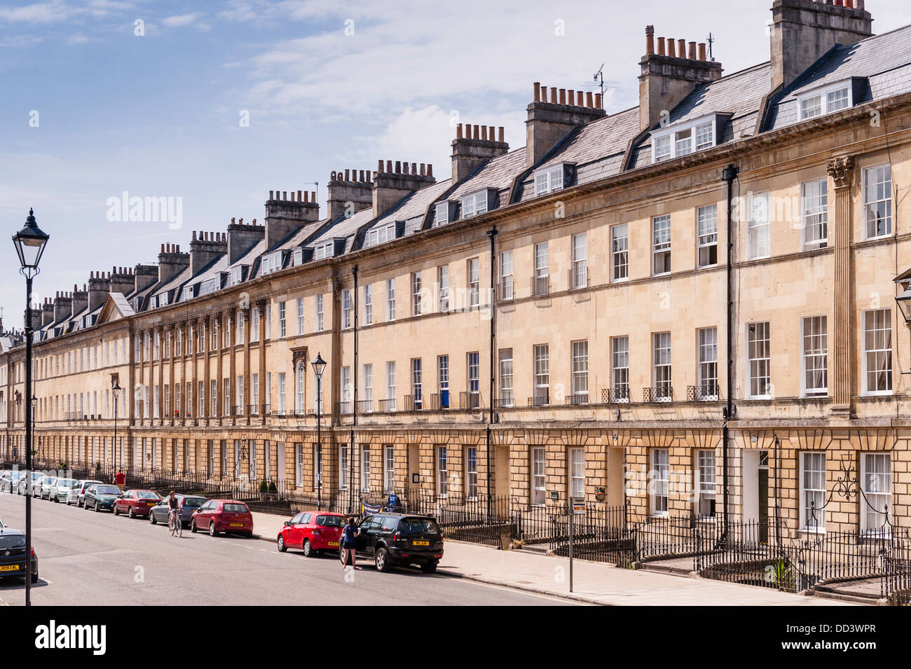 Une rangée de maisons mitoyennes de style géorgien dans la baignoire , Somerset , Angleterre , Angleterre , Royaume-Uni Banque D'Images