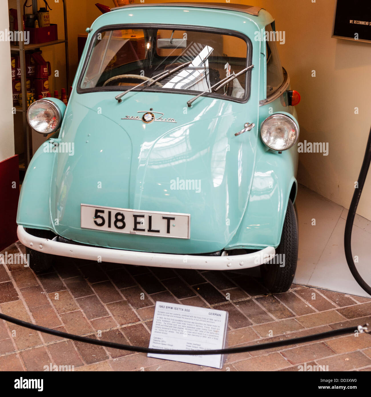 Un 1962 BMW Isetta 300 à l'intérieur de la National Motor Museum de Beaulieu à Beaulieu , Hampshire , Angleterre , Angleterre , Royaume-Uni Banque D'Images