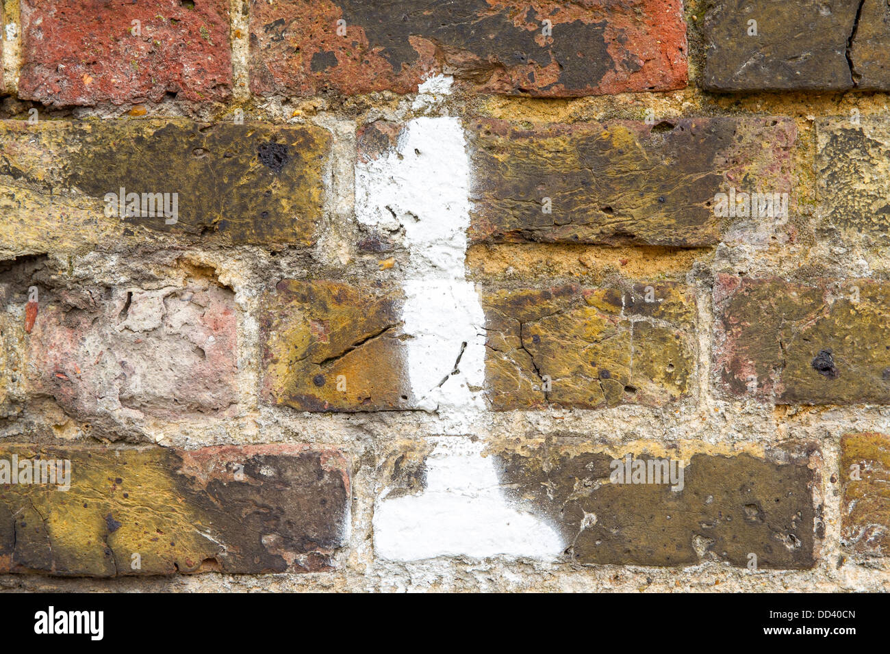 Numéro 1 de peint sur un mur de brique, SOUTHEND-ON-SEA, Essex, UK Banque D'Images