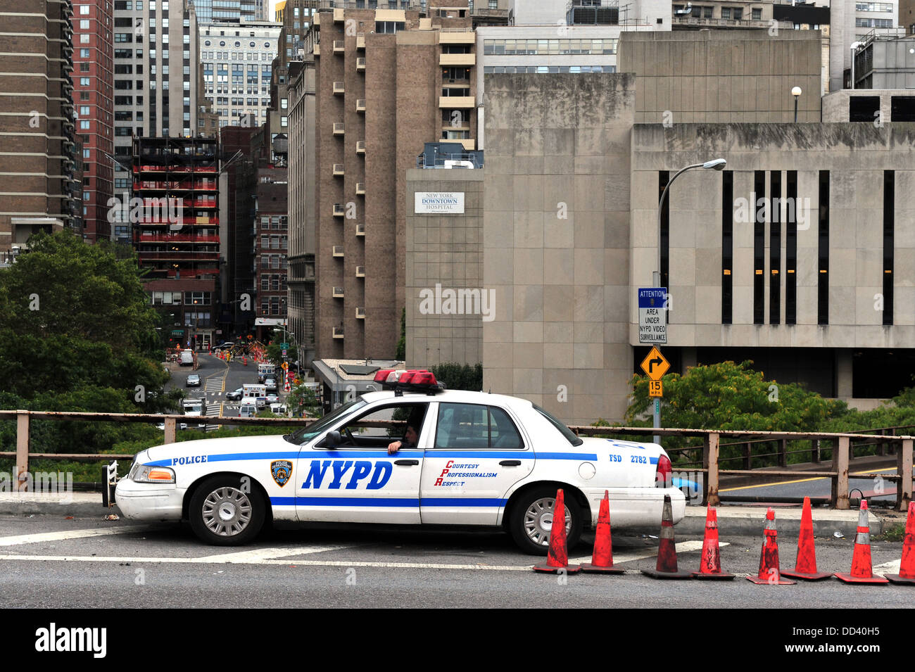 Voiture De Police De New York Banque d'image et photos - Alamy