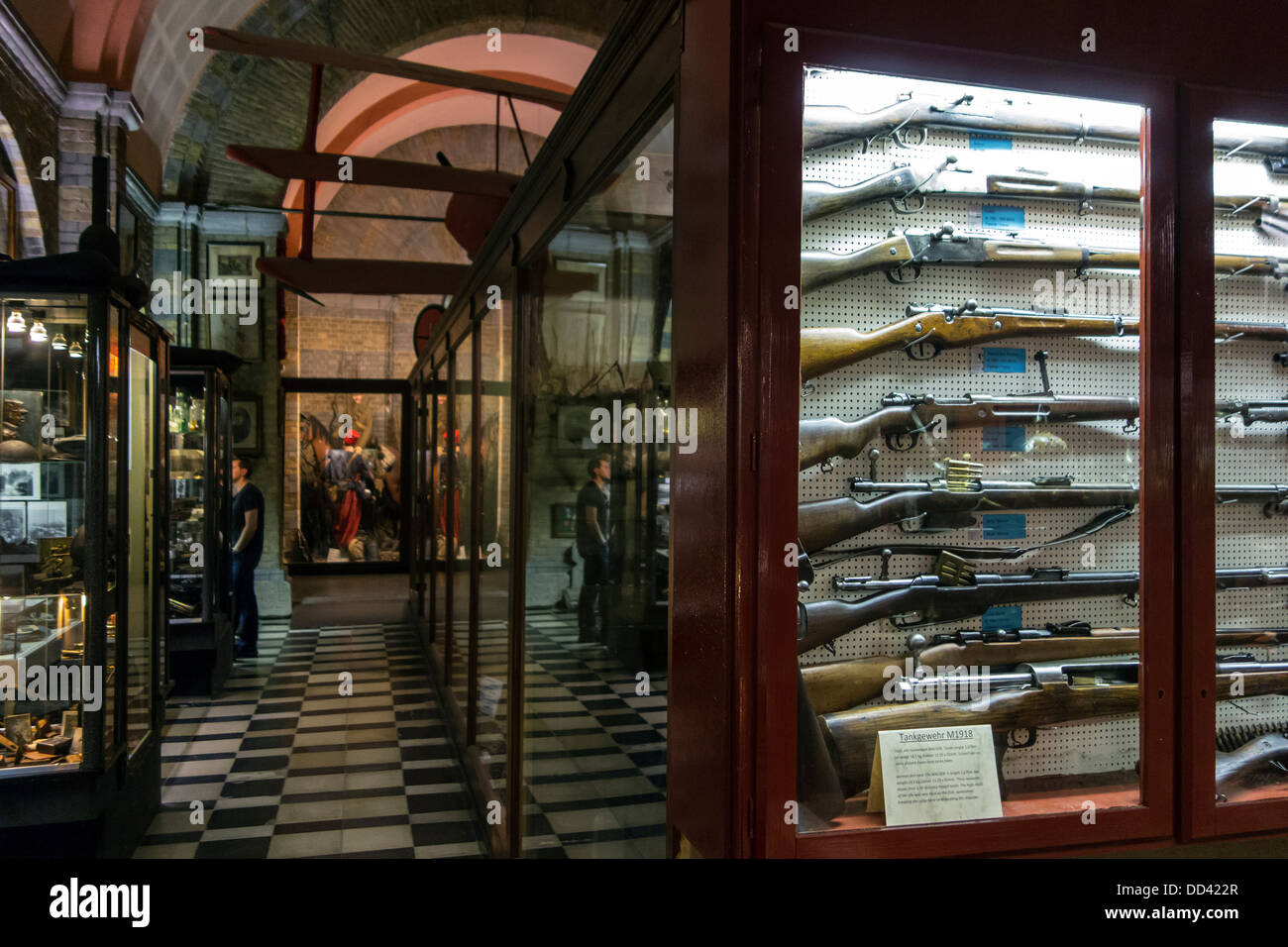 Première Guerre mondiale l'un des fusils et armes de la PREMIÈRE GUERRE MONDIALE Dans le musée de Hooge Crater à Zillebeke, Flandre occidentale, Belgique Banque D'Images